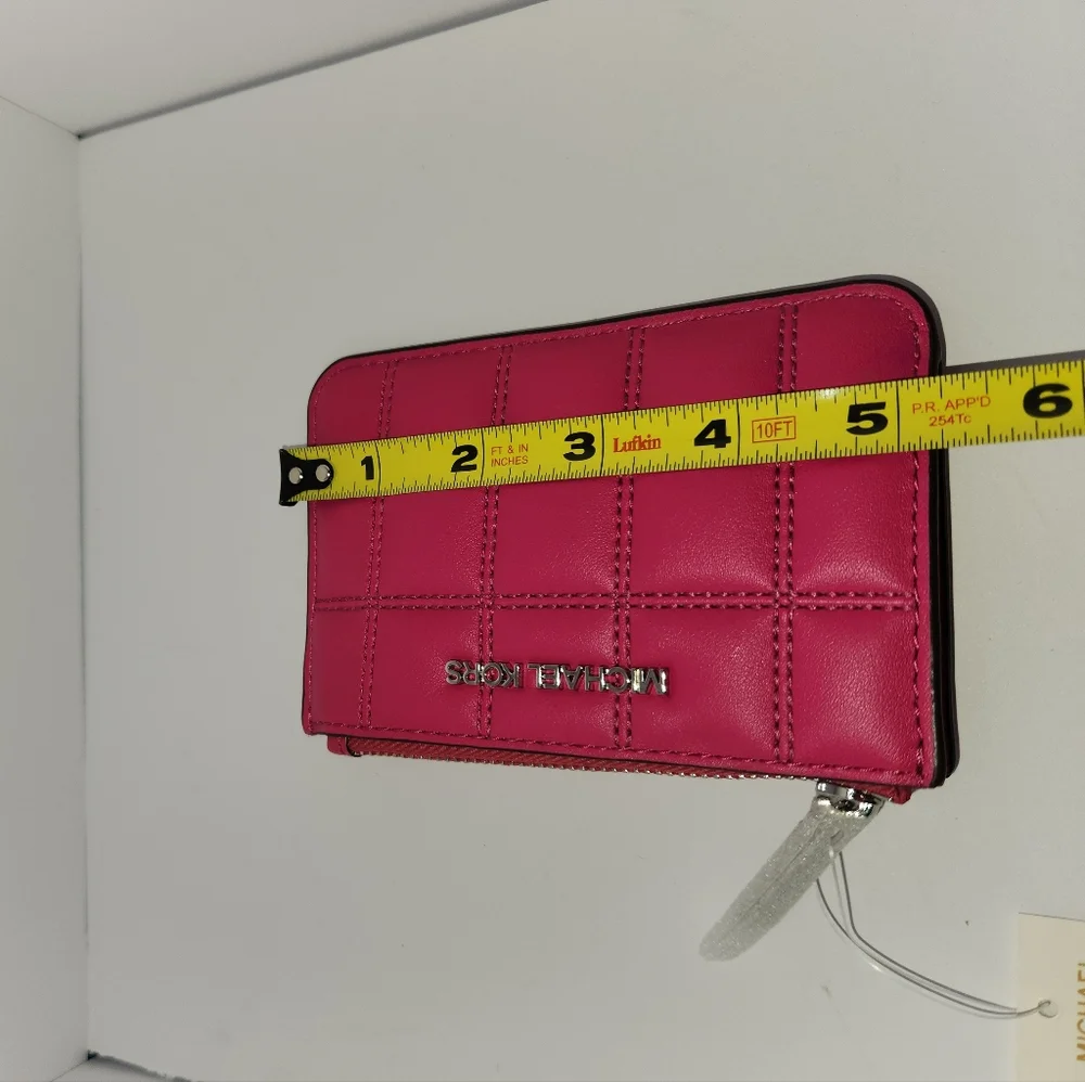 SOLD!!   Michael Kors Pink Quilted Card/Coin Wallet, NWT - Picture 6 of 7
